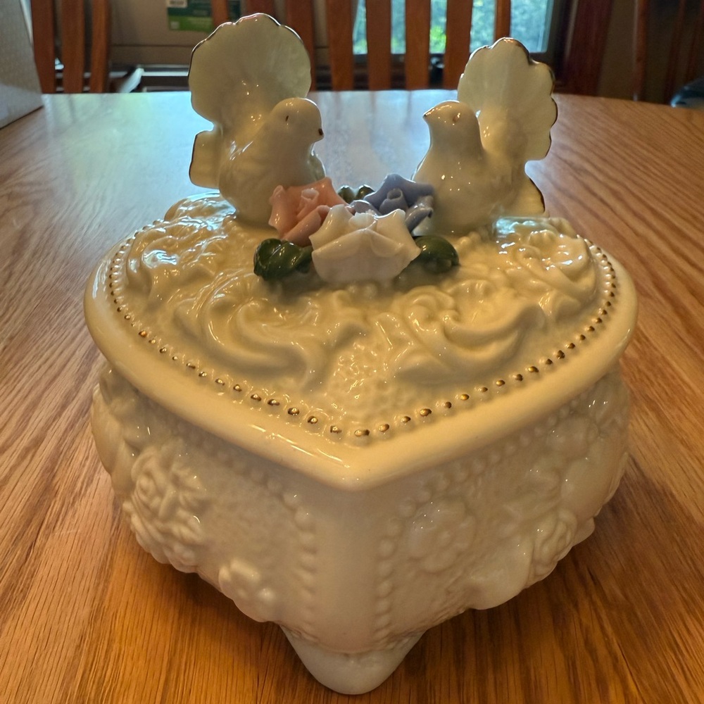 Vintage Heart-Shaped Ceramic Trinket Box with Doves